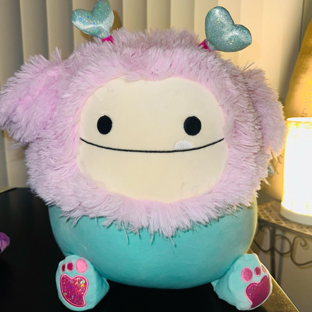 Squishmallow valentines Bigfoot Bessem 14” NWT